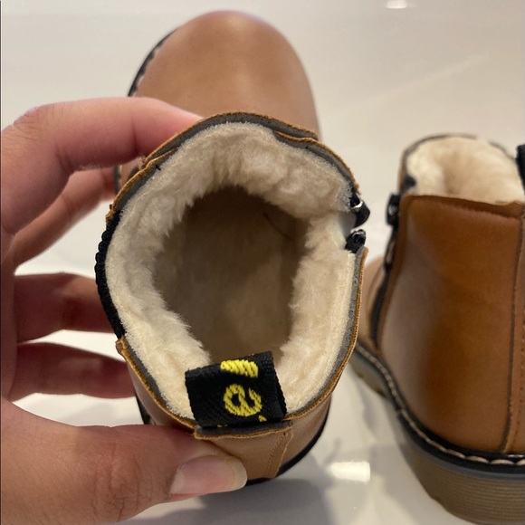 Spring/ fall kids ankle boots size 7 - Picture 3 of 4